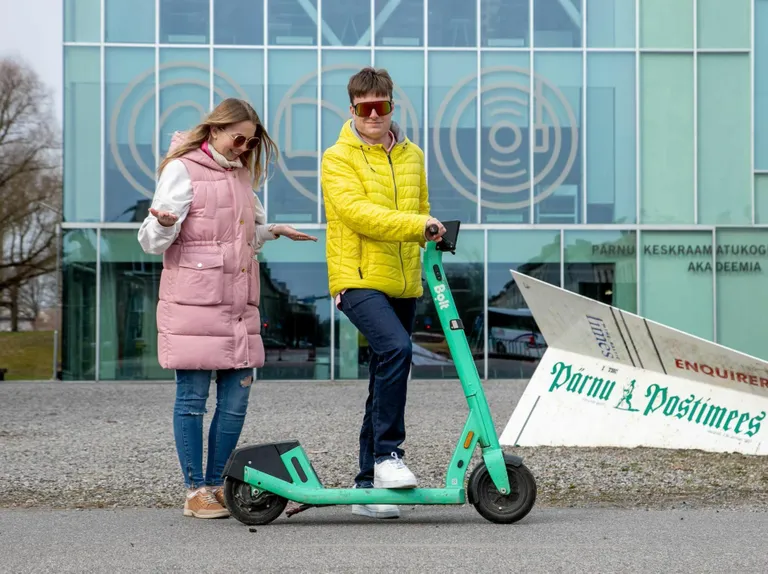 Kahekesi ühel tõukerattal sõita ei saa.