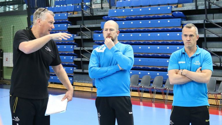 Eesti koondise treeneritetiim – peatreener Thomas Sivertsson (vasakult) ning abilised Janne Ekman ja Martin Noodla.