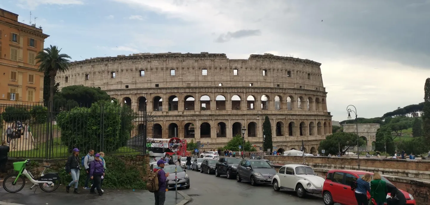 Colosseum on Roomas kõigi turistide peamine sihtpunkt.
