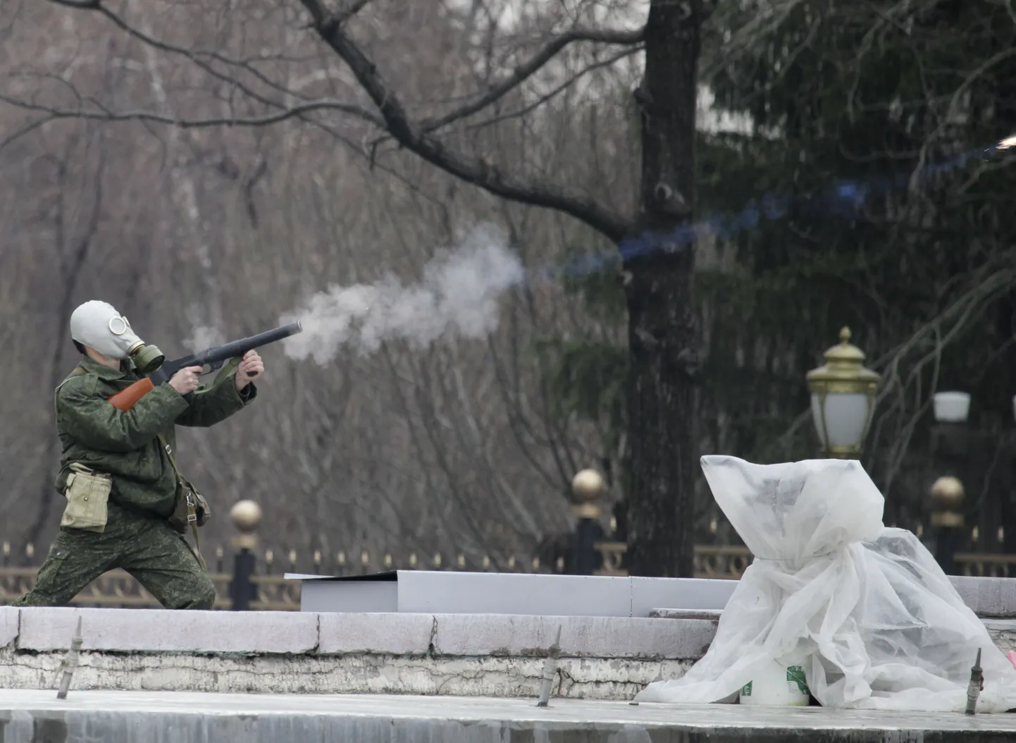 Освобождение одессы 1944 фото. 09 04 2010. Разделить 1,7 разделить на дробь 8,5. 7 апрель кыргызстан. 09 04 2010.