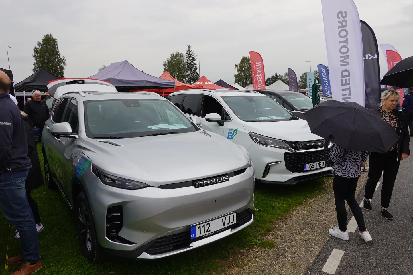 Tikupoisi sügislaat ja elektriautod.