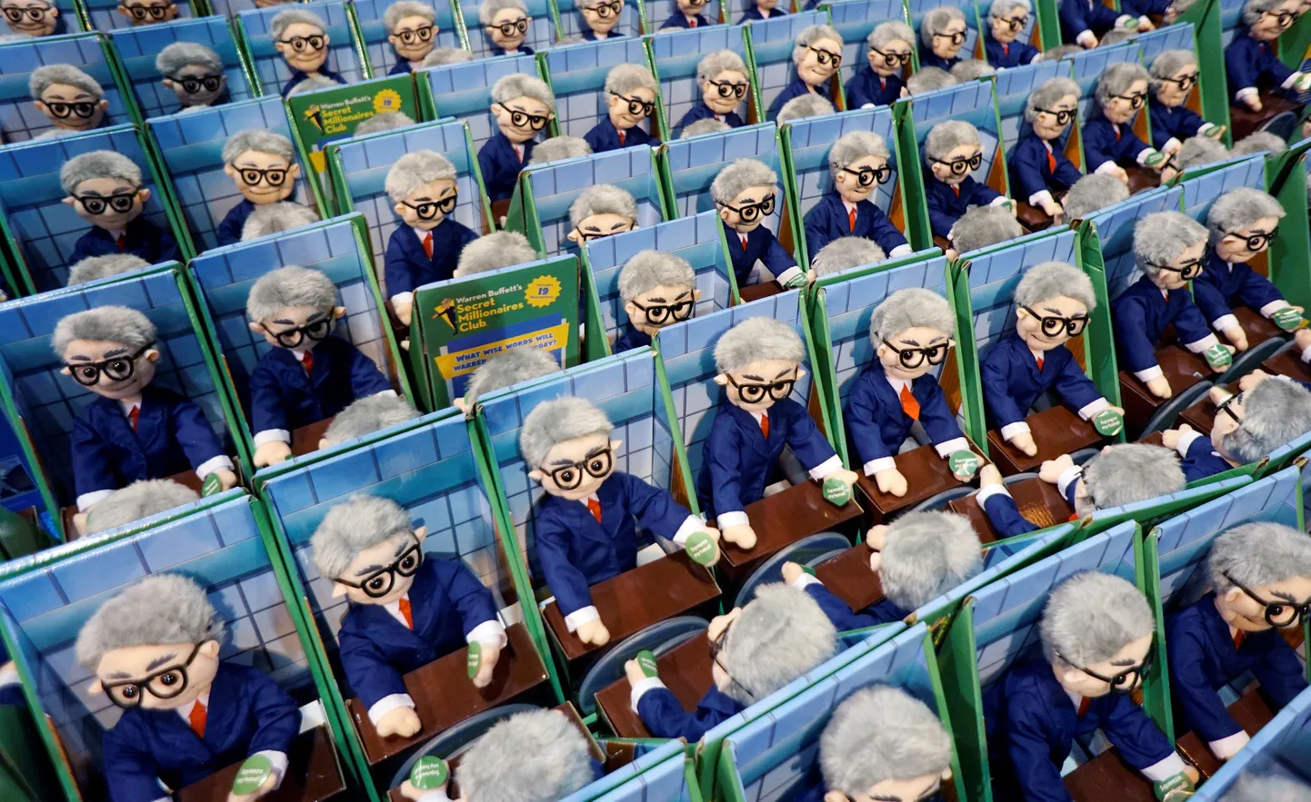 Berkshire Hathaway aktsionäride koosolekul on müügil muuhulgas Warren Buffetti kujulised nukud