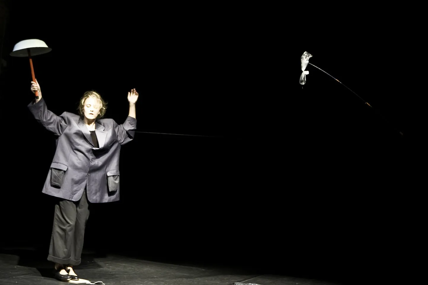 Renate Valme etenduses "Second Land".