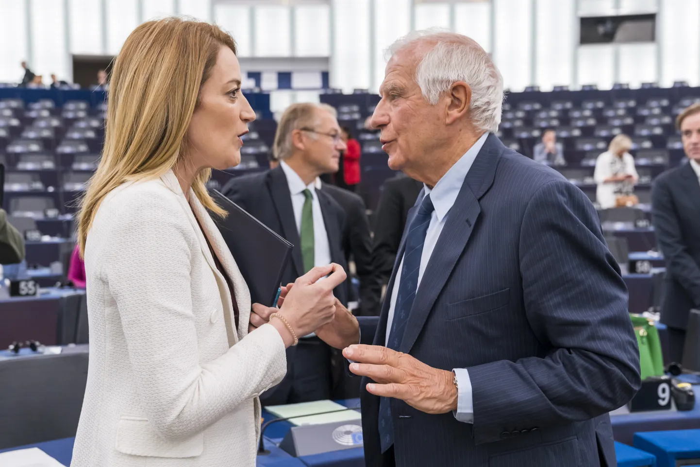 Euroopa Parlamendi president Roberta Metsola ja ELi välispoliitika juht Josep Borrell täna Strasbourgis Hamasi ja Iisraeli konflikti puudutanud debati eel.