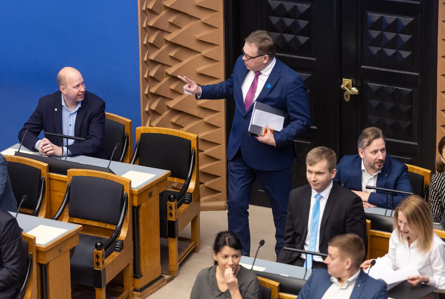 The new composition of the Riigikogu, which gathered for its opening session on Monday, elected Estonia 200 chairman Lauri Hussar (standing) as the speaker of the Riigikogu.