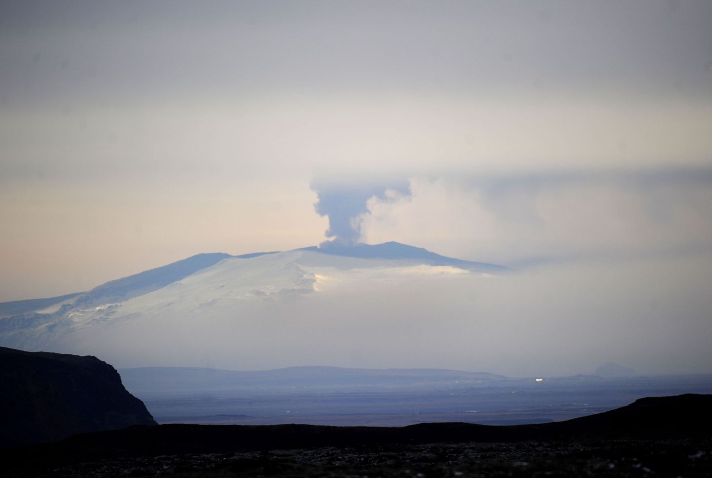 Eyjafjallajökulli vulkaan, mille tuhk lennuliikluses kaose tekitas.