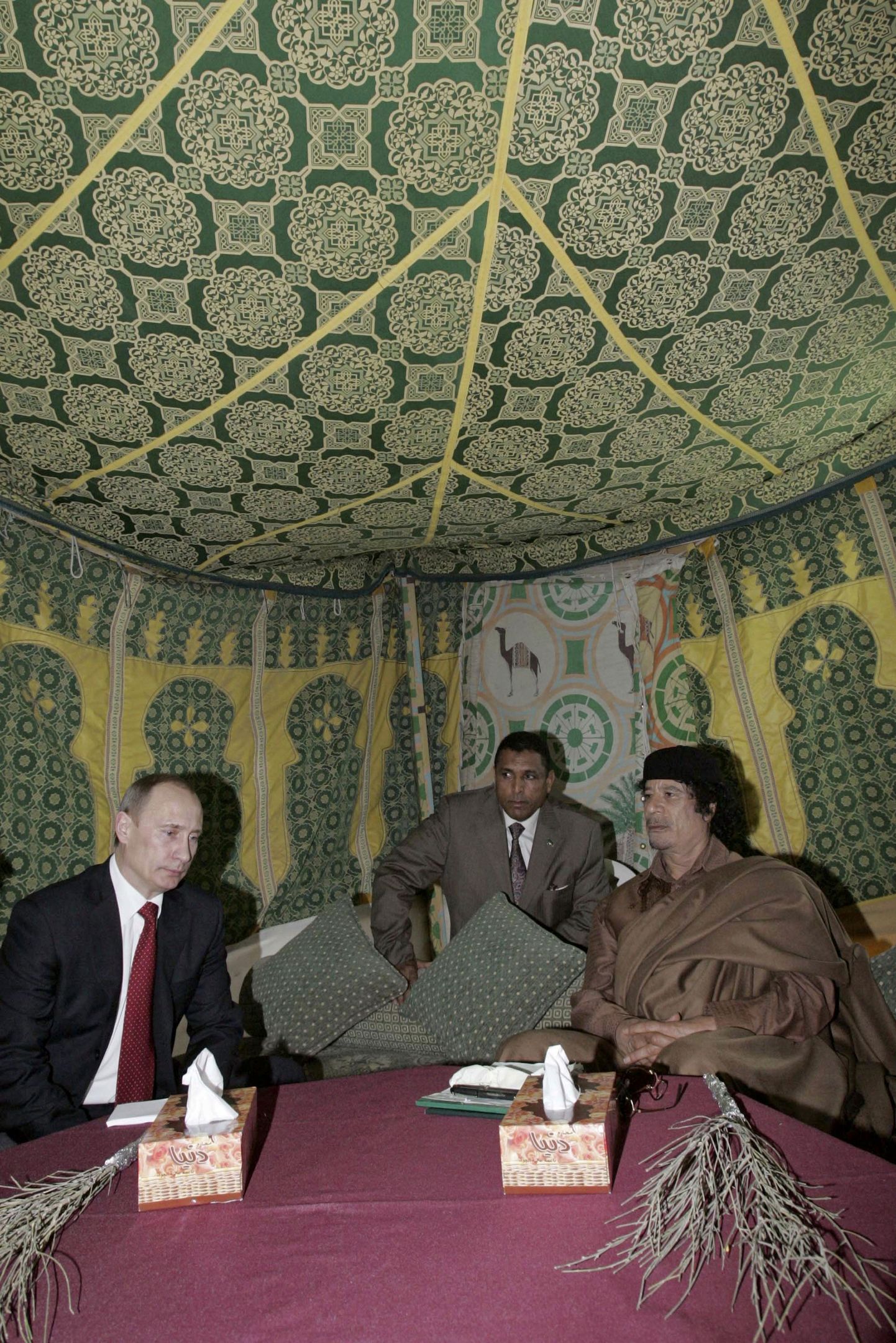Liibüa liider Muammar Gaddafi võõrustas aprillis veel president Vladimir Putinit.