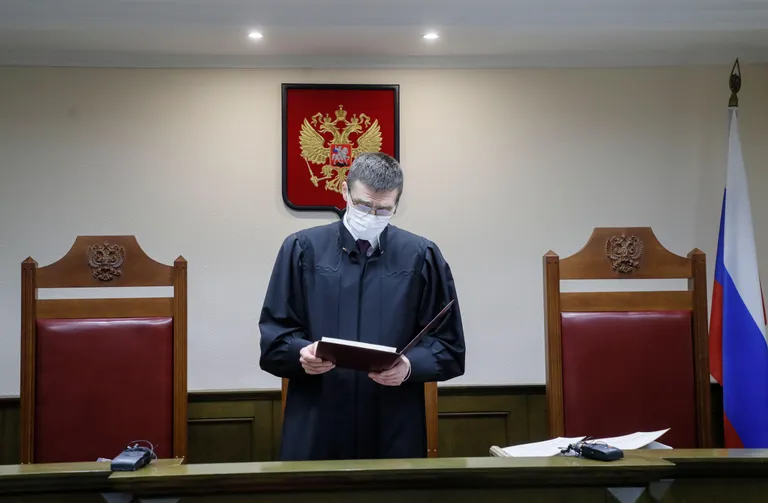 Судья Верховного суда Олег Нефедов во время слушания по поводу признания «ЛГБТ-движения» экстремистским.