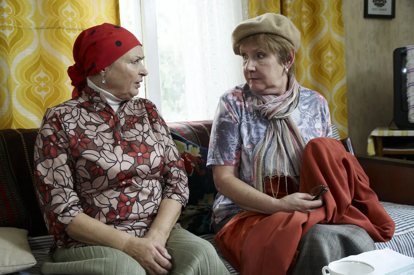 Laine ja Alma seriaalis ETV menuseriaalis «Õnne 13».Seriaal on tänavu jõudnud 23. hooajani. Käsikirja sellele on läbi erinevate aastate kirjutanud Astrid Reinla, Kari Murutar, Teet Kallas, Urmas Lennuk ja Andra Teede.