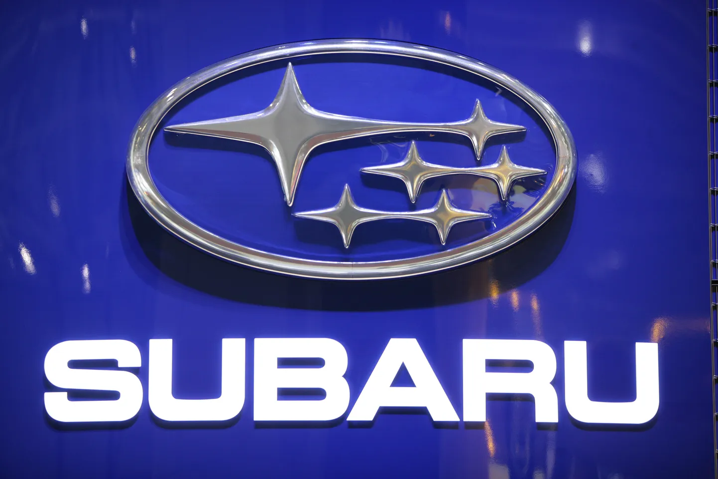 Логотип Subaru.
