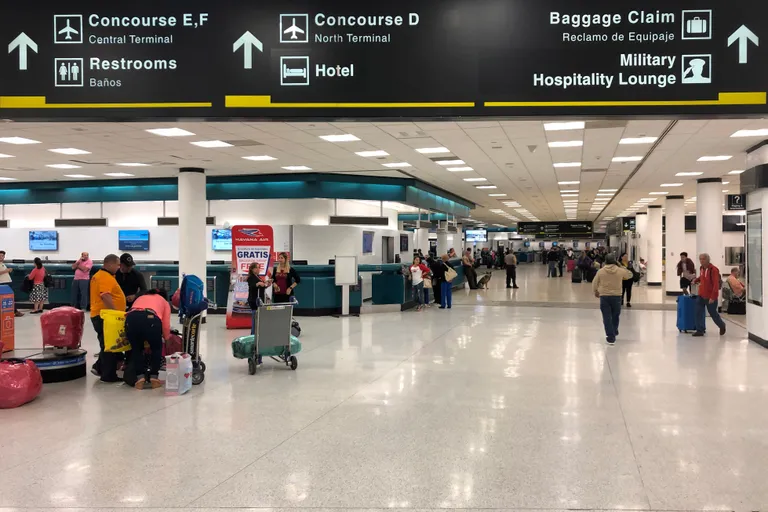 Miami rahvusvahelise lennujaama terminal G eile. Töötajate nappuse tõttu jääb see nädalavahetusel suletuks.