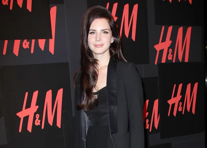 Lauljatar Lana Del Rey kihlus paarikuuse tutvuse järel ...
