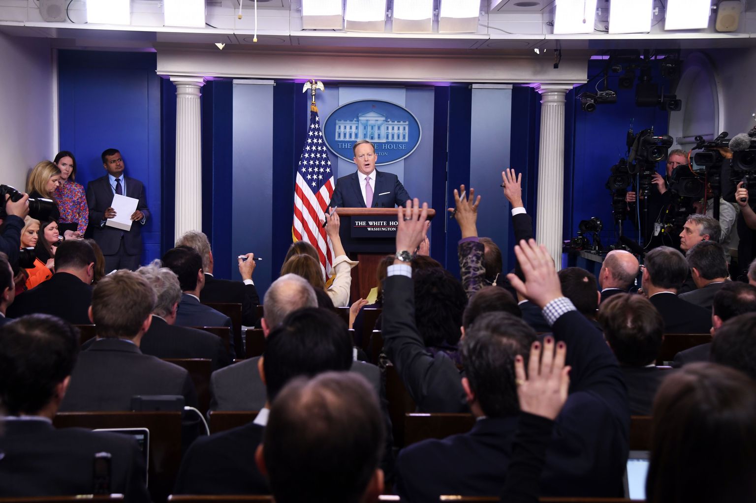 Valge Maja eestkõneleja Sean Spicer vastas ajakirjanike küsimustele.