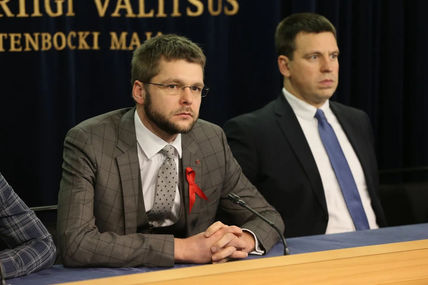Valitsuse pressikonverents Stenbocki majas. Jevgeni Ossinovski, Jüri Ratas.