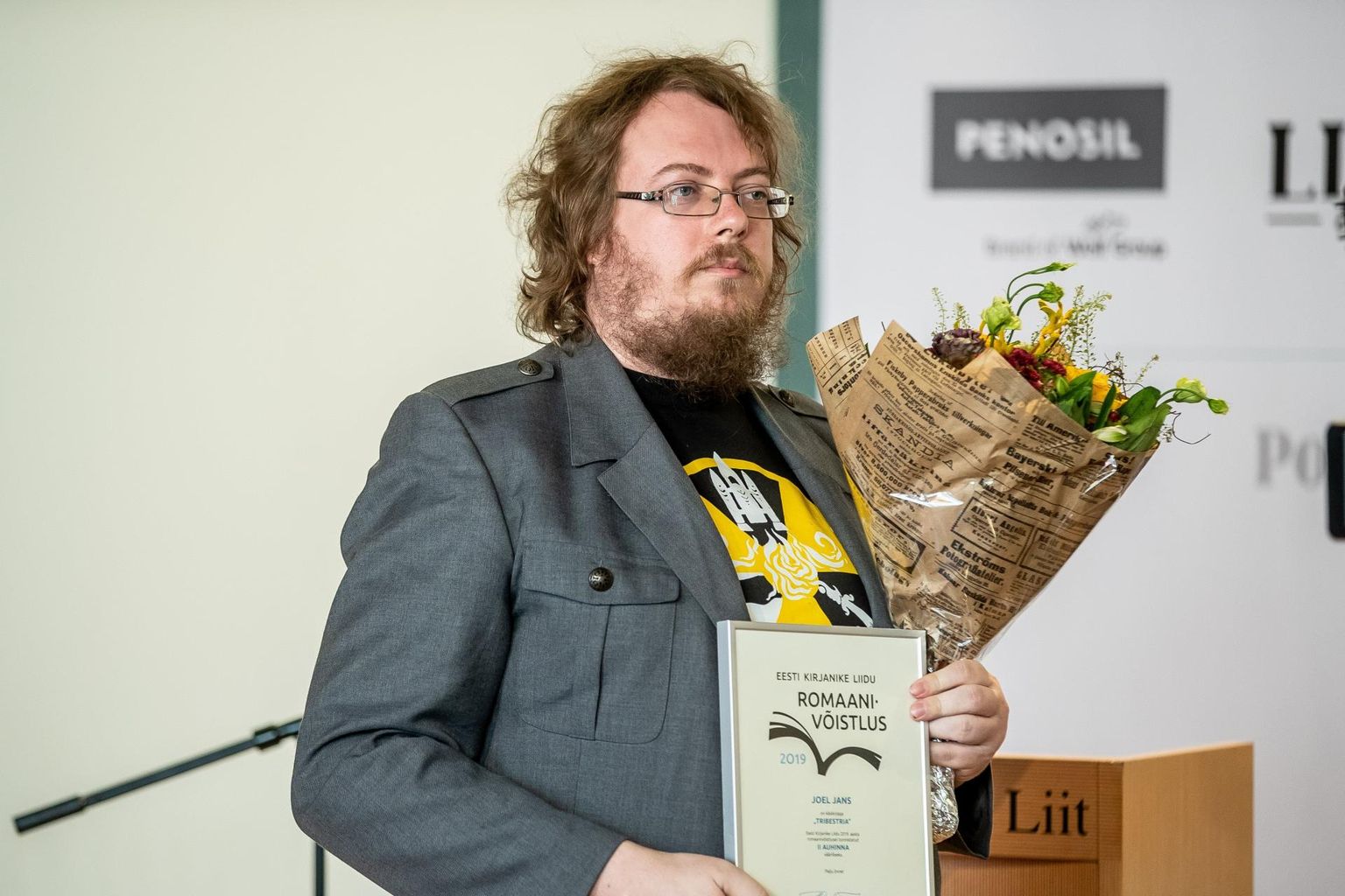 Joel Jans pälvis ulmeromaaniga «Tondilatern» Eesti Kirjanike Liidu 2019. aasta romaanivõistlusel II koha ning 2020. aasta Stalkeri auhinna parima eesti autori romaani eest.