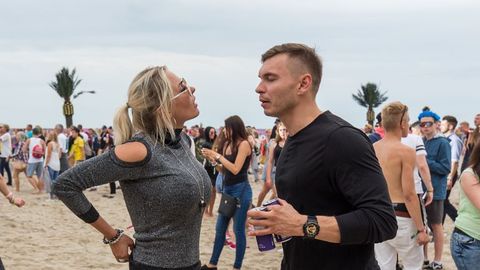 Белочка пришла? Звездная эстонская красотка орала на своего бойфренда посреди фестиваля Weekend