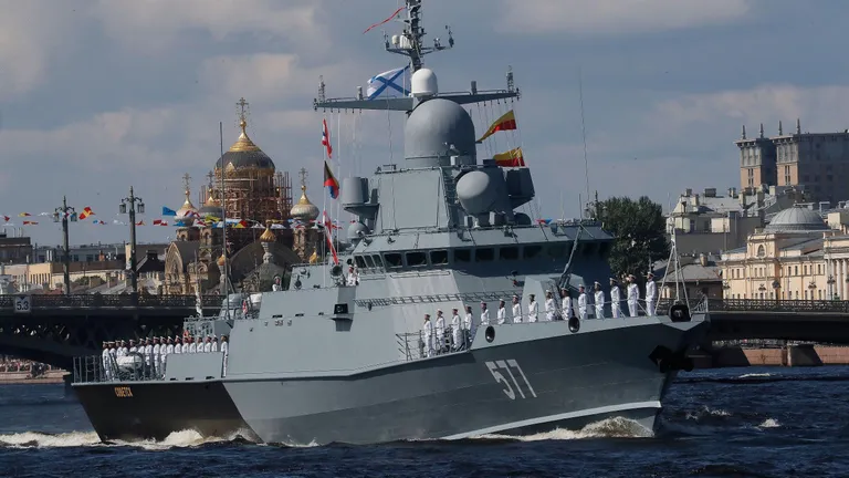 Во время парада в Петербурге.