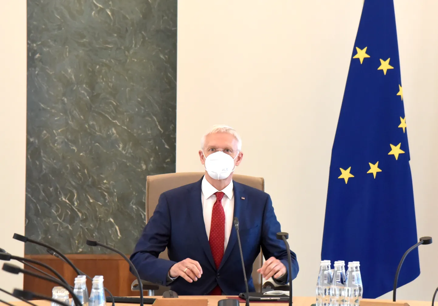 Ministru prezidents Krišjānis Kariņš vada Ministru kabineta pirmo klātienes sēdi kopš Covid-19 pandēmijas sākuma.