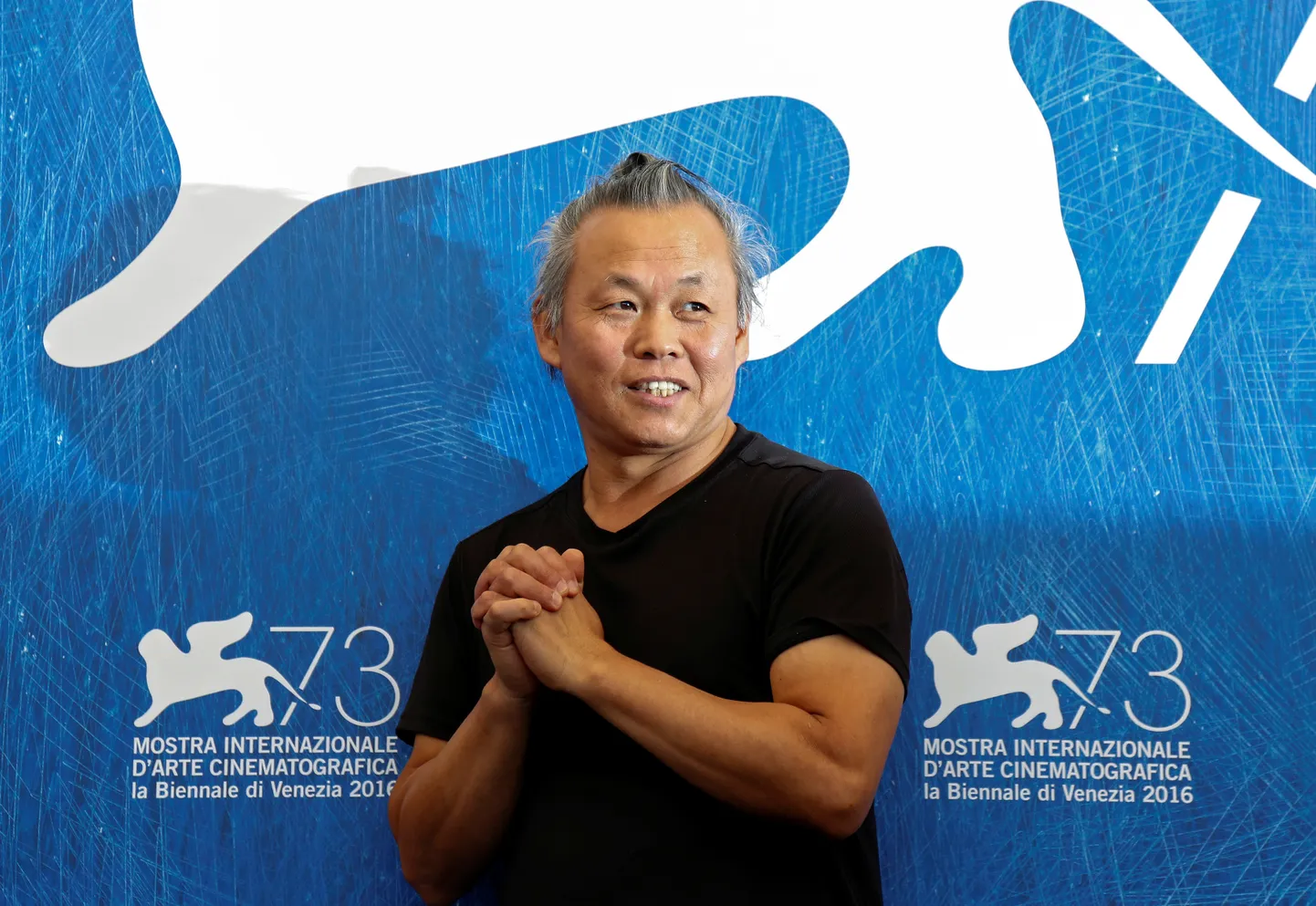 Režissöör Kim Ki-duk 73. Veneetsia filmifestivalil (2016).