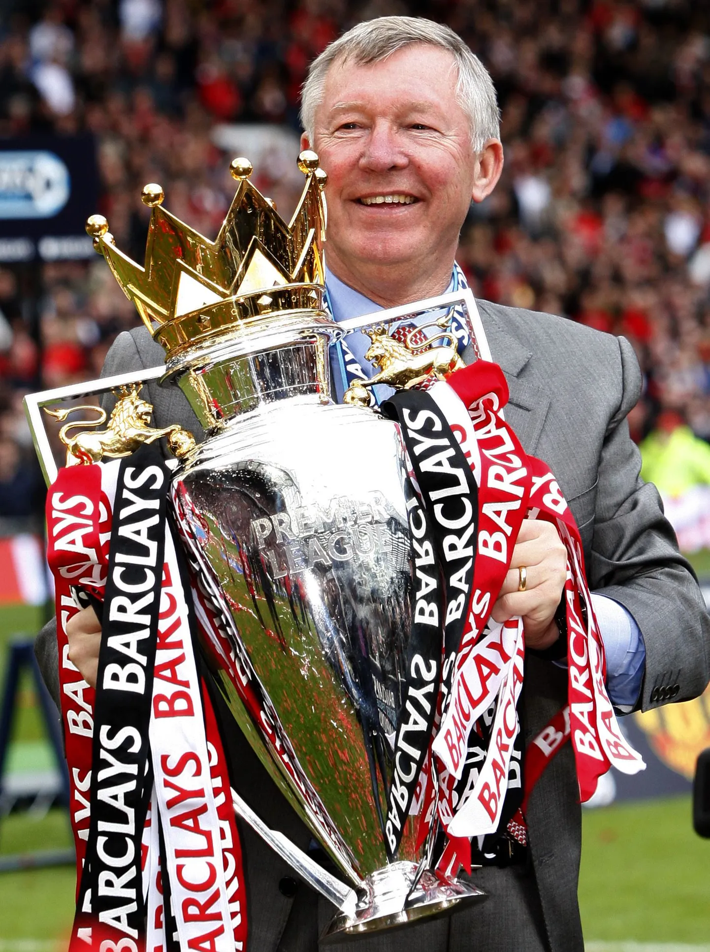 Manchester Unitedi pikaaegne peatreener Sir Alex Ferguson teatas täna erruminekust