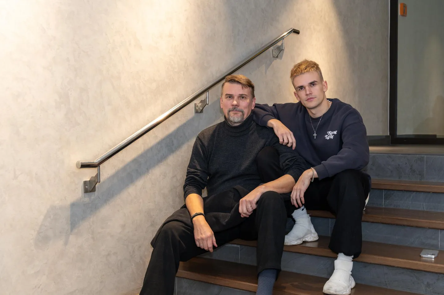 Nagu Hans Noormets ütleb, on isa Andres Noormets ehk kõige rohkem eeskujuks sellega, et hoiab peres asju väga hästi koos. Kõik saavad väga hästi läbi ja tunnevad end turvaliselt.
