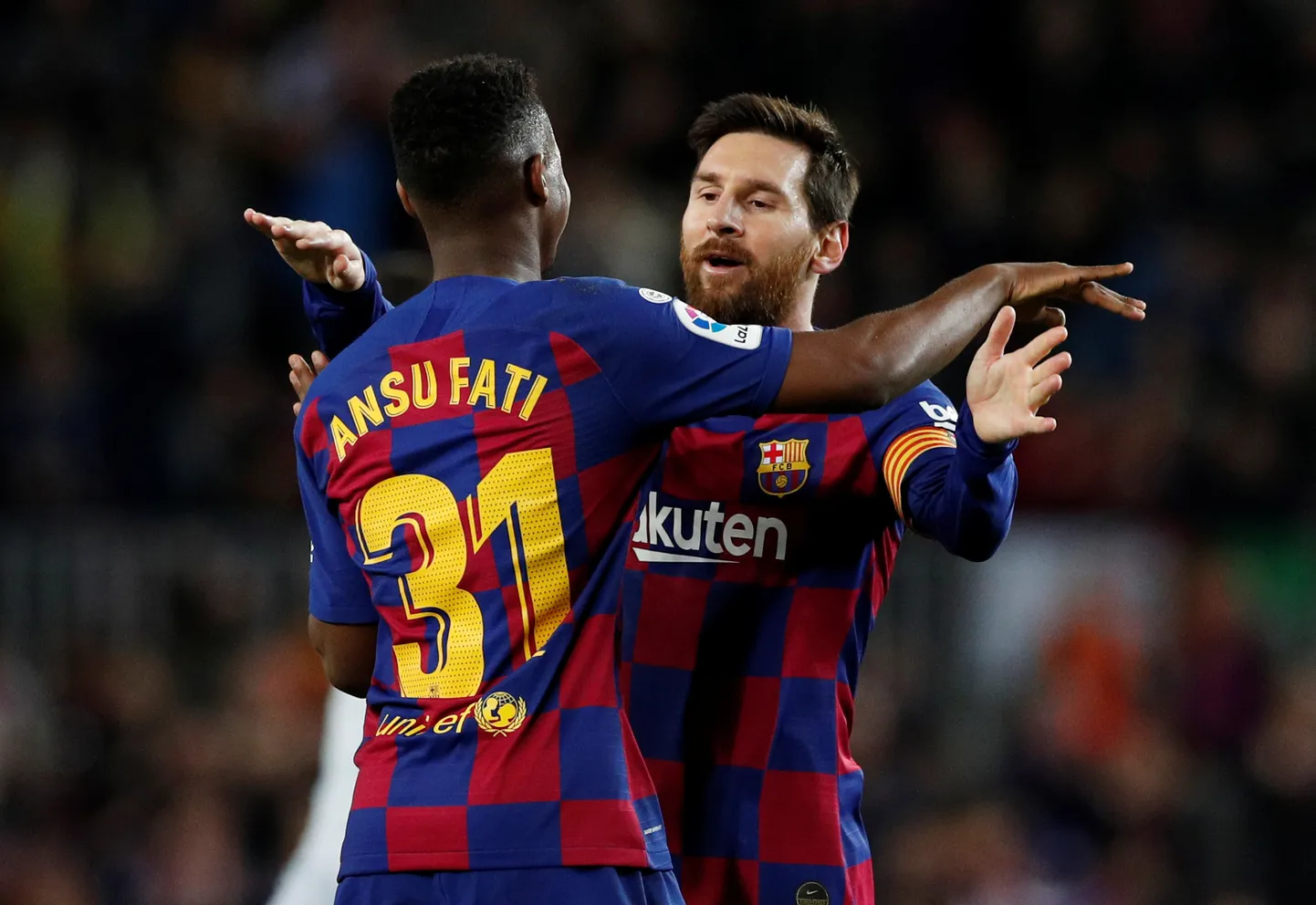 Lionel Messi ja Ansu Fati väravat tähistamas.