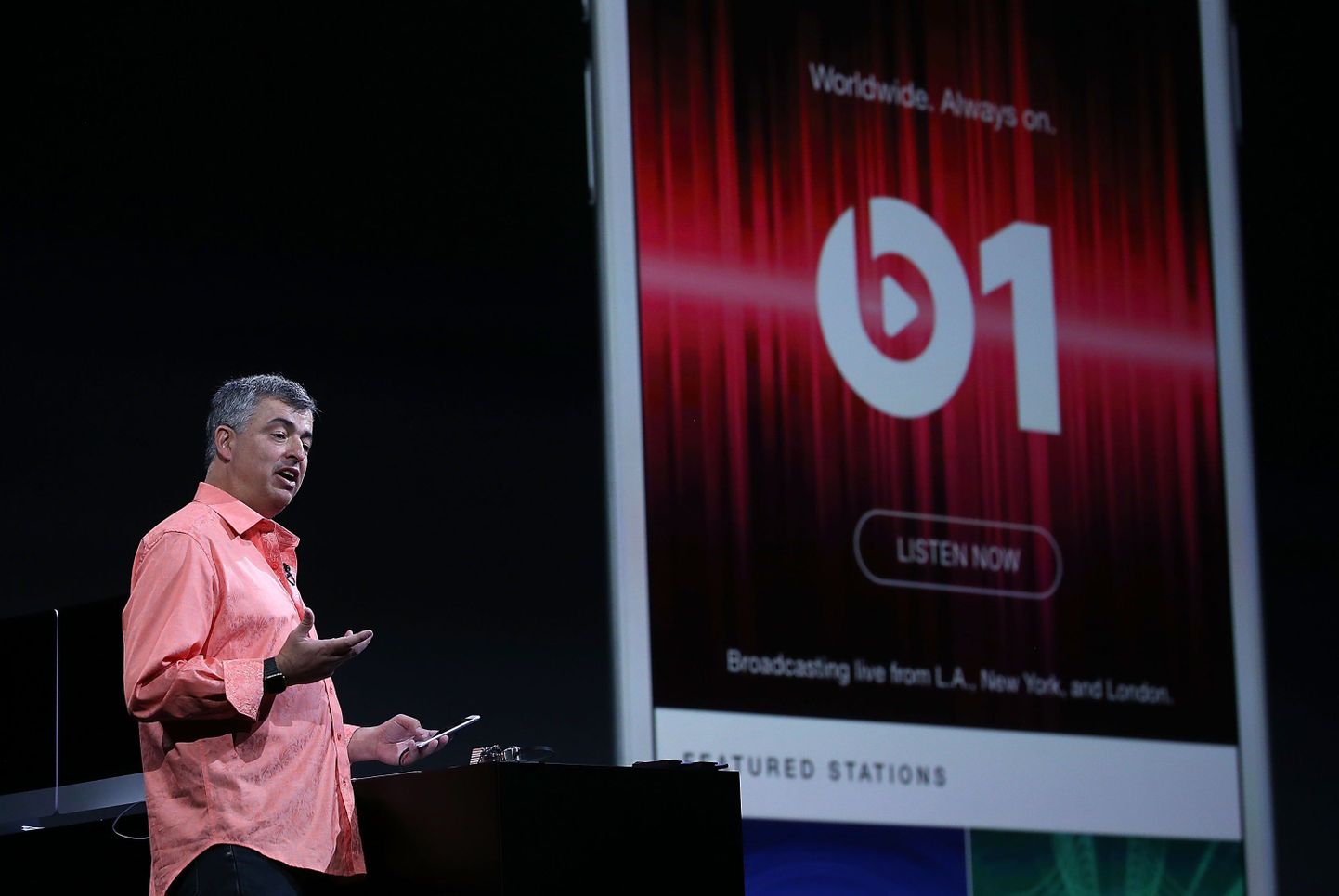 SAN FRANCISCO, CA - JUNE 08: Apple's senior vice president of Internet Software and Services Eddy Cue speaks during the Apple WWDC on June 8, 2015 in San Francisco, California. Apple annouced a new OS X, El Capitan, iOS 9 and Apple Music during the keynote at the annual developers conference that runs through June 12.   Justin Sullivan/Getty Images/AFP
== FOR NEWSPAPERS, INTERNET, TELCOS & TELEVISION USE ONLY ==