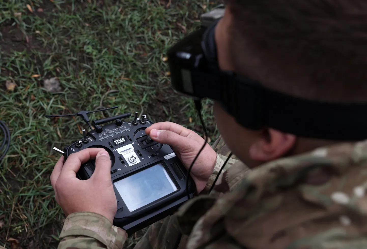 Ukrainas dronu operators.