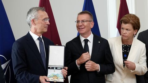 FAKTOMĀTS ⟩ Kā radās stāsts par Stoltenberga gatavību 