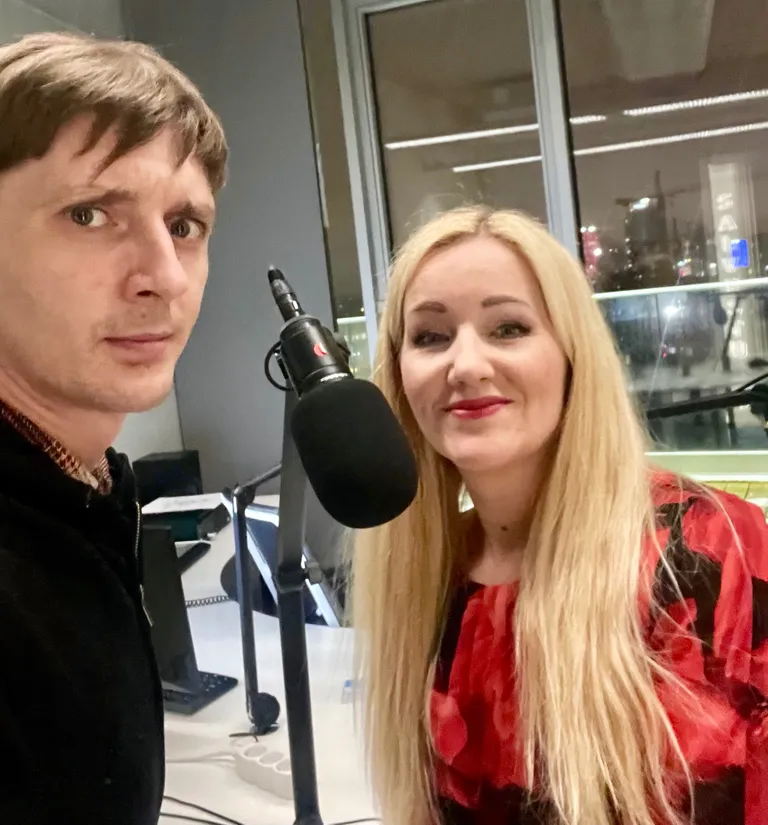 Märt Niidassoo ja Kristina Herodes Naistejuttude stuudios. Ajasime silma sirgeks, et teile üks särtsakas peosaade teha. Head Uut Aastat kallid kuulajad!