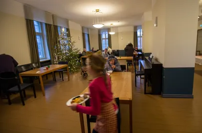 Täna käis jõululõunat söömas ligi 500 inimest. Sama palju tühje kõhte ootab Pauluse kogudus ka tuleval neljapäeval.