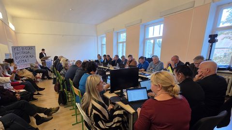 Peipsiääre volikogu umbusaldas seniseid vallajuhte