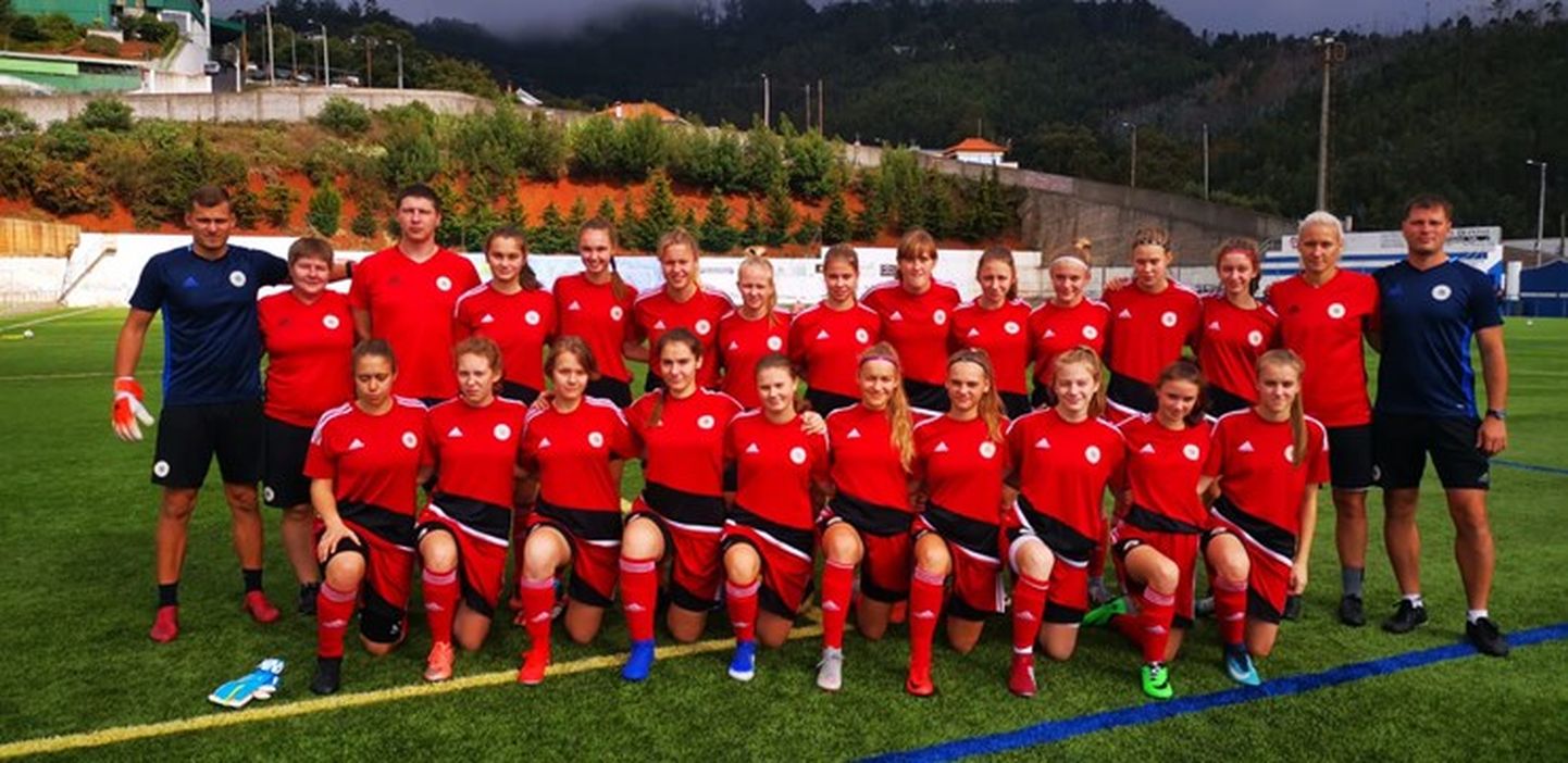 Latvijas U-17 meiteņu futbola izlase.