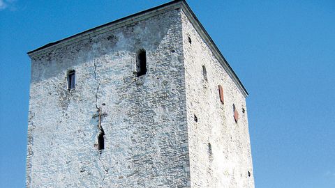 15 AASTAT TAGASI ⟩ Saaremaa rüütelkond kogub raha Pöide kiriku remondiks