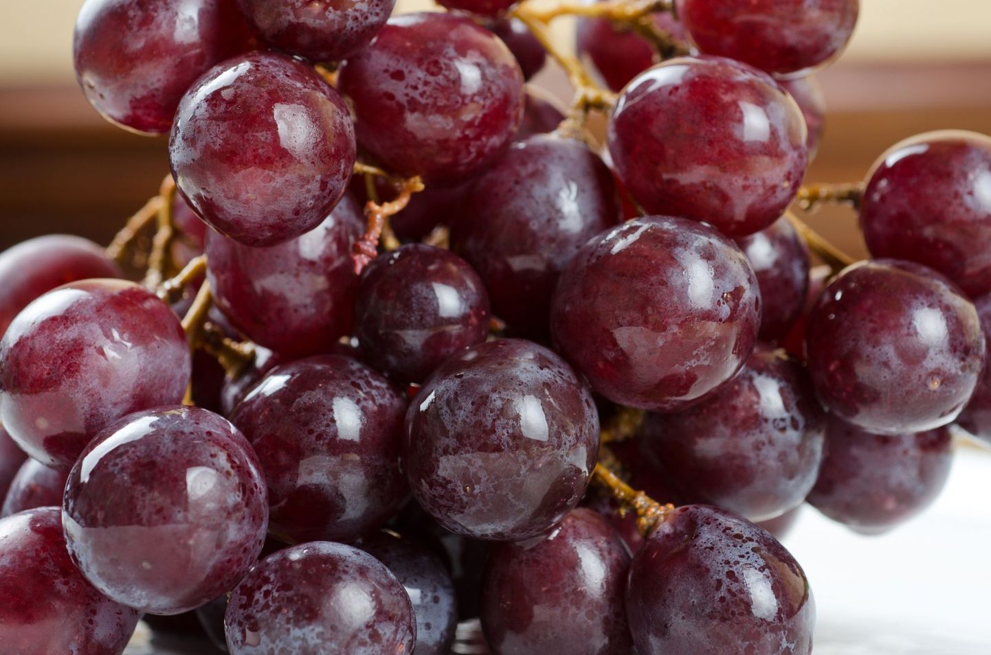 Punased viinamarjad: need sisaldavad palju boori, mis aitab stimuleerida östrogeeni ja testosterooni tootmist.