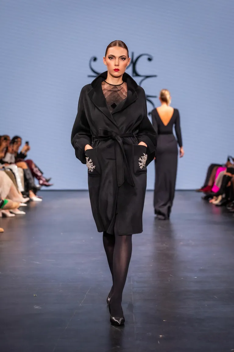 Uudne klassika, must ja šikk. Mammu Couture.