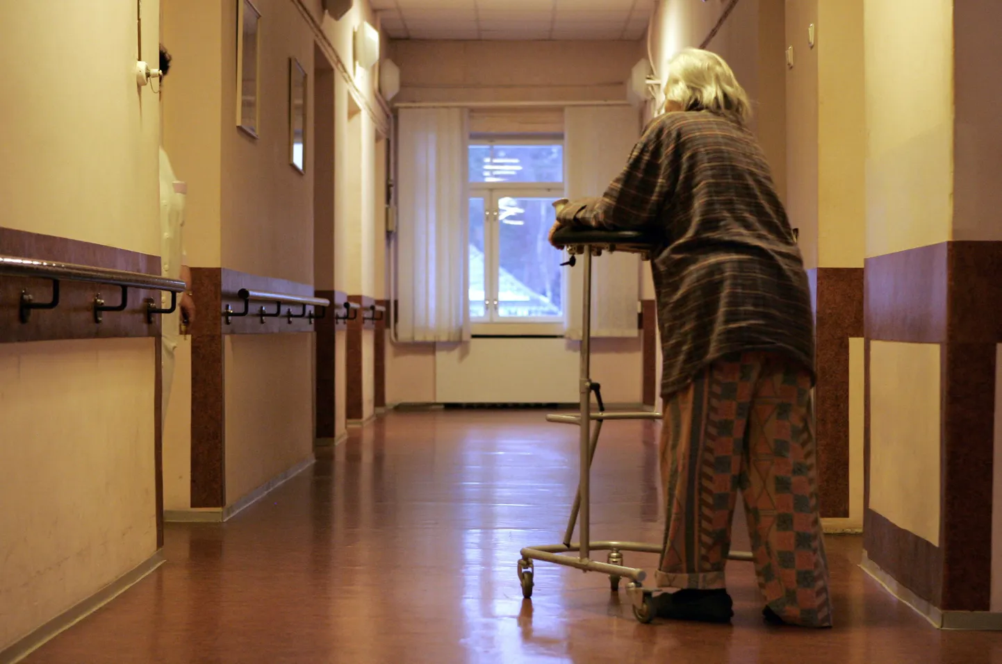 Haigekassas kindlustatud eakate eest tasub Haigekassa kuni 60 hooldusravihaiglas veedetud ravipäeva eest.