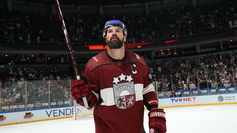 Latvijas hokeja zvaigzne Daugaviņš saņems valsts apbalvojumu