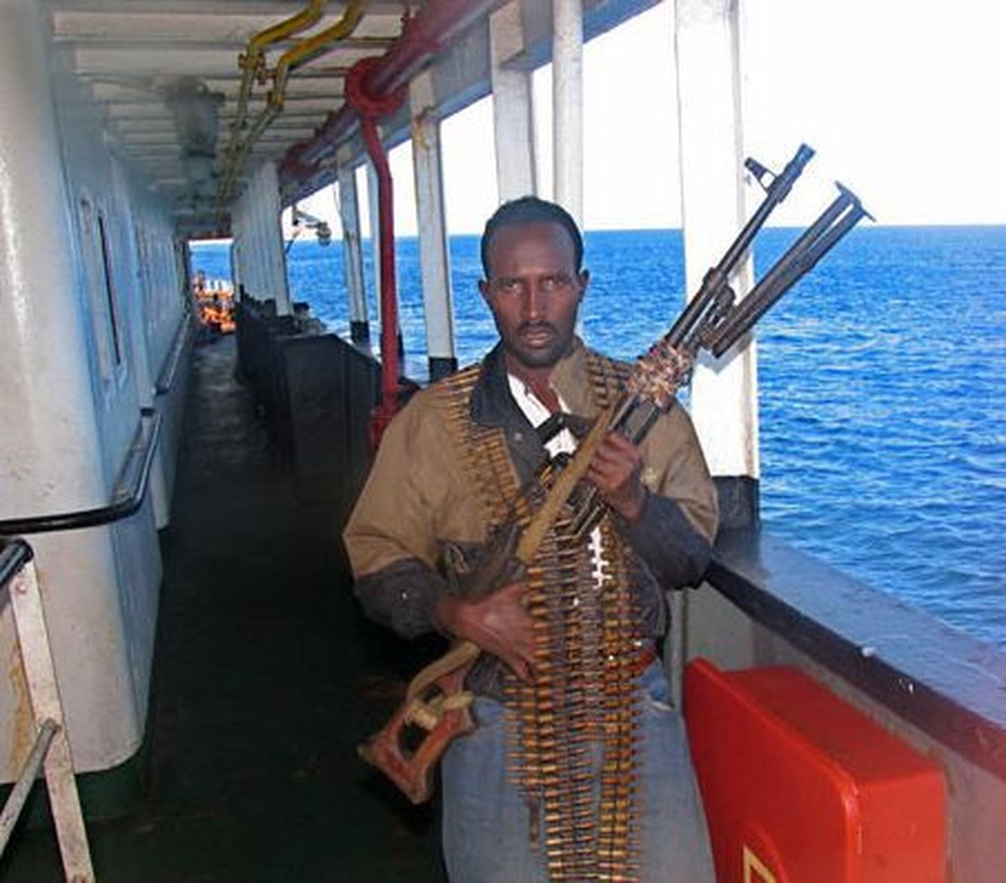 Somaalia piraat kaaperdatud laeva pardal