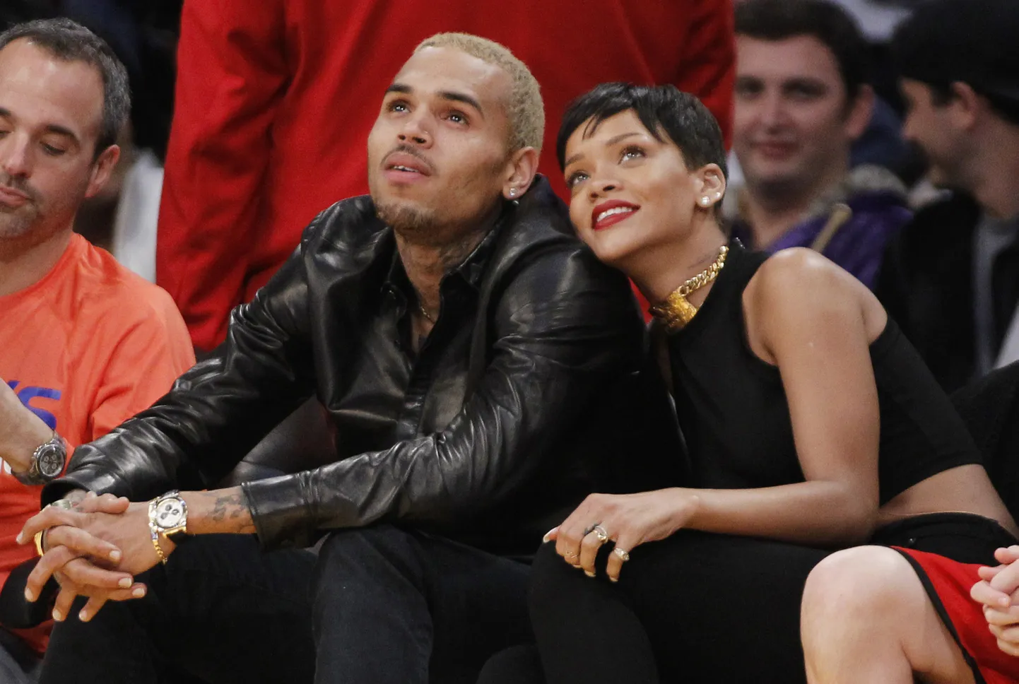 Rihanna ja Chris Brown NBA korvpallimängul 2012.
