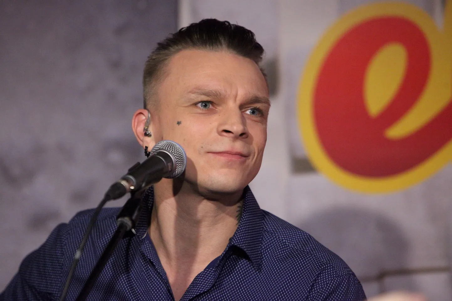 Postimees ja Elu24 Live 22.12.2015
Saatejuhid Anu Saagim ja Priit Pullerits.
Külas käisid Tanel Padar ja The Sun