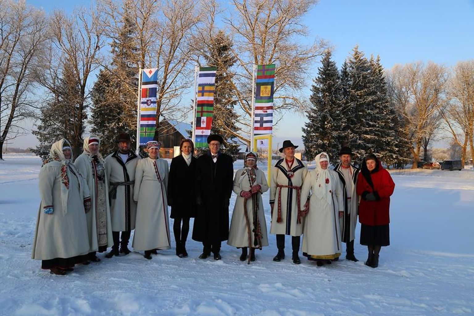 President Toomas Hendrik Ilves koos abikaasa ja setodega käesoleva aasta 7. jaanuaril Setomaal Soome-ugri kultuuripealinn 2015 - Setomaa, Obinitsa lõpetamisel.