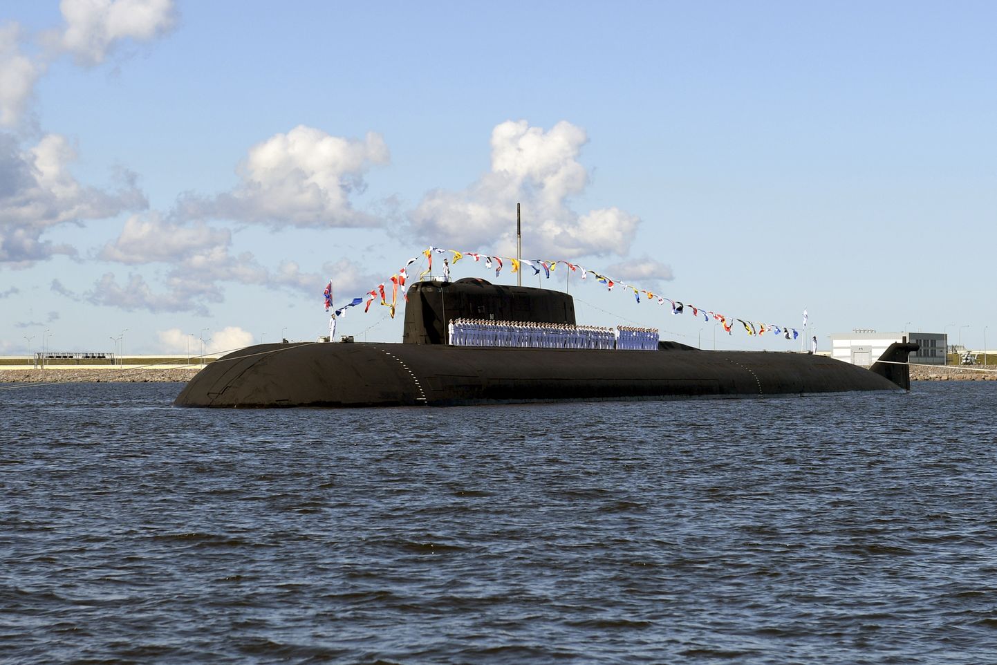 Venemaa tuumaallveelaev K-266 Orel 26. juulil 2020 Kroonlinnas, kus asub mereväebaas