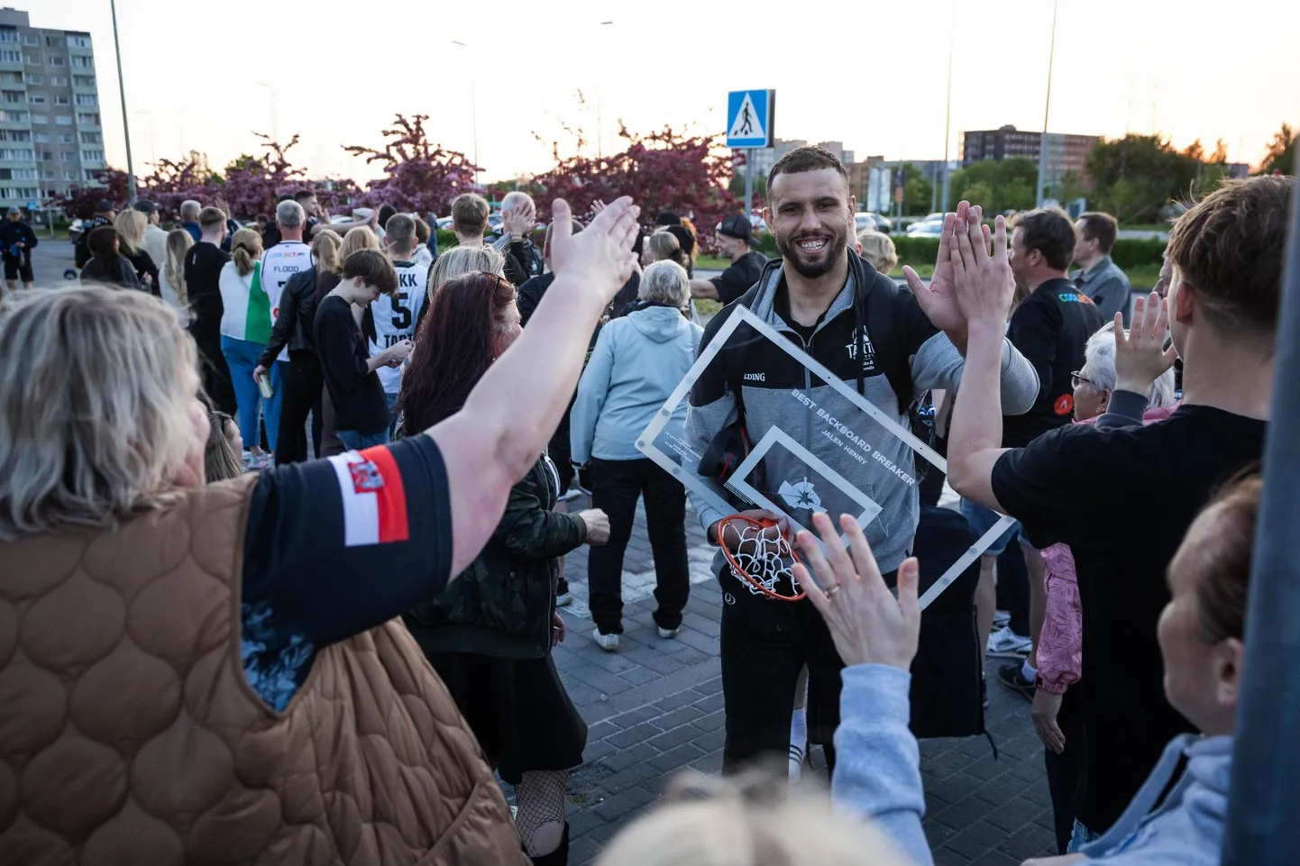 Jalen Henry on küll mänginud üheksas liigas, kuid tõdes, et kõige kodusemalt tundis ta end just Tartu ridades. Seda ka toetavate fännide pärast.
