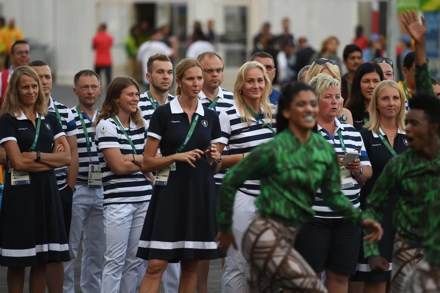 Эстонские спортсмены на приветственной церемонии в Олимпийской деревне.