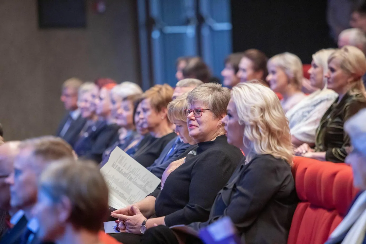 Mullu oktoobris Viljandis Ugala teatris toimunud üheksandal aasta õpetaja galal «Eestimaa õpib ja tänab» kuulutati välja laureaadid tosinas kategoorias.