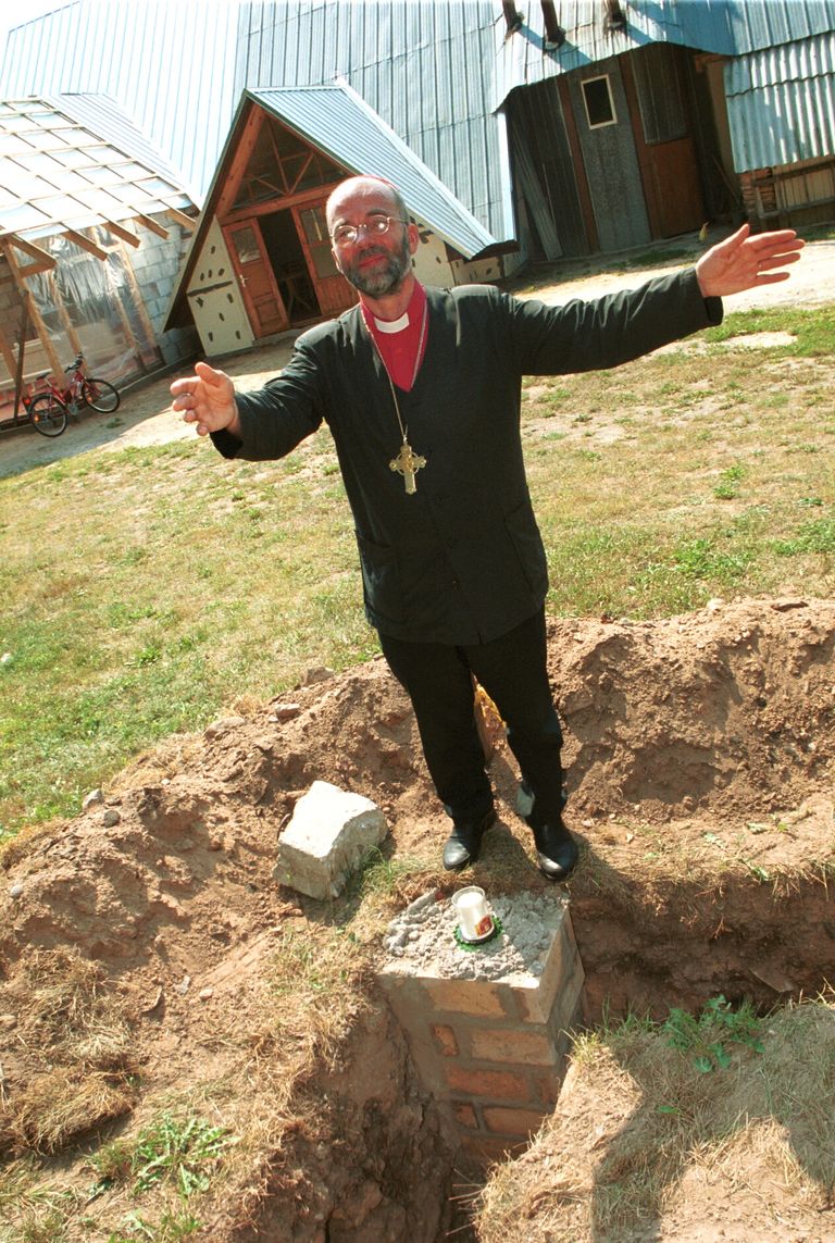 Karismaatilise Osaduskiriku peapiiskop Georg Lillemäe 2002. aastal Põlvas.