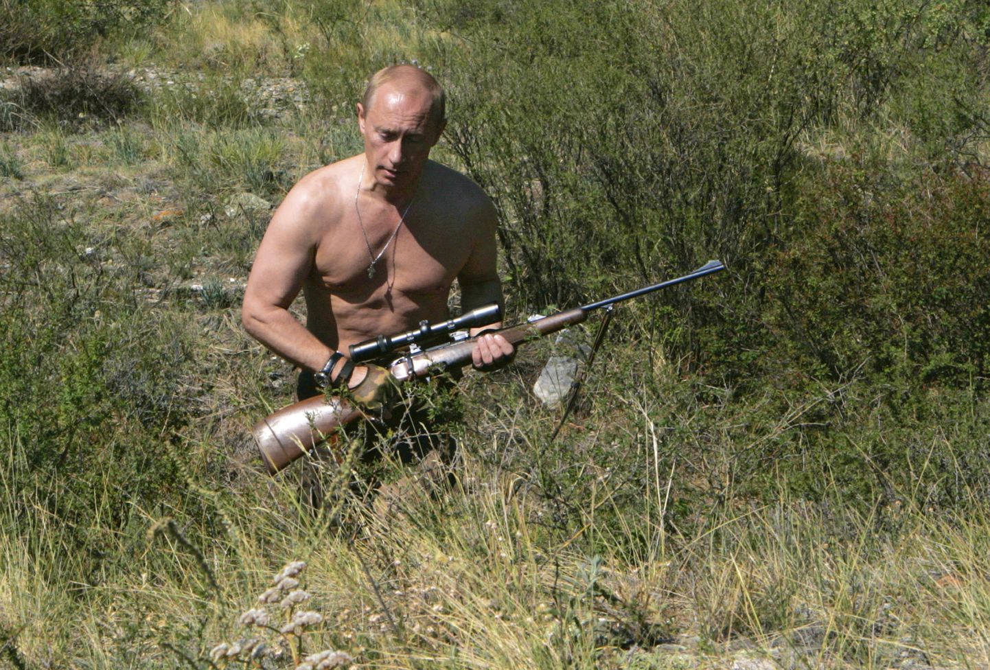 Vladimir Putin oktoobris 2010 Siberis Tõvas puhkusel