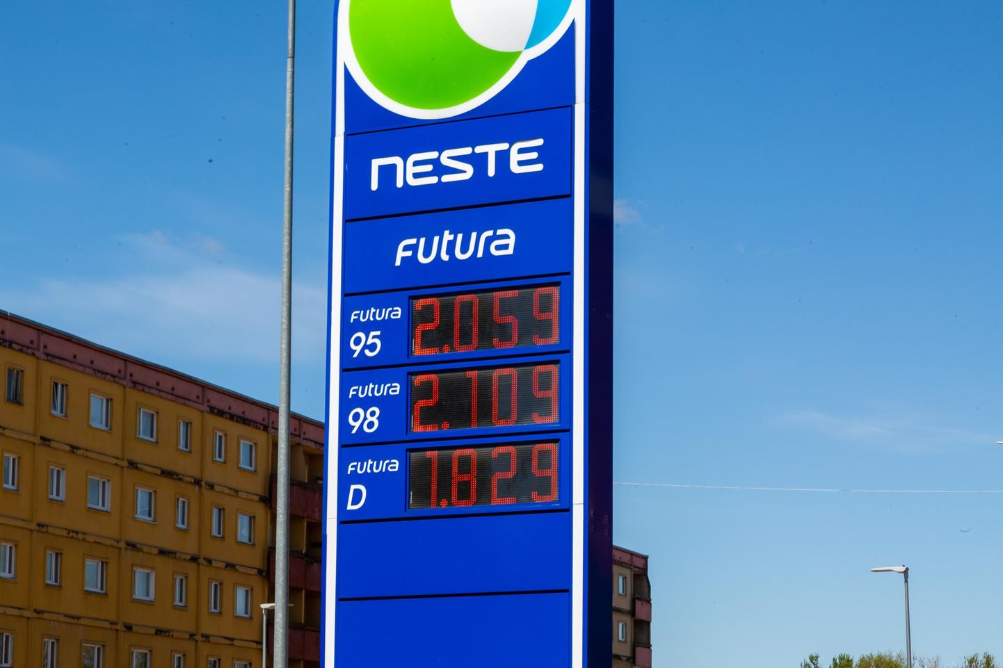 Цены в мае на заправке Neste.