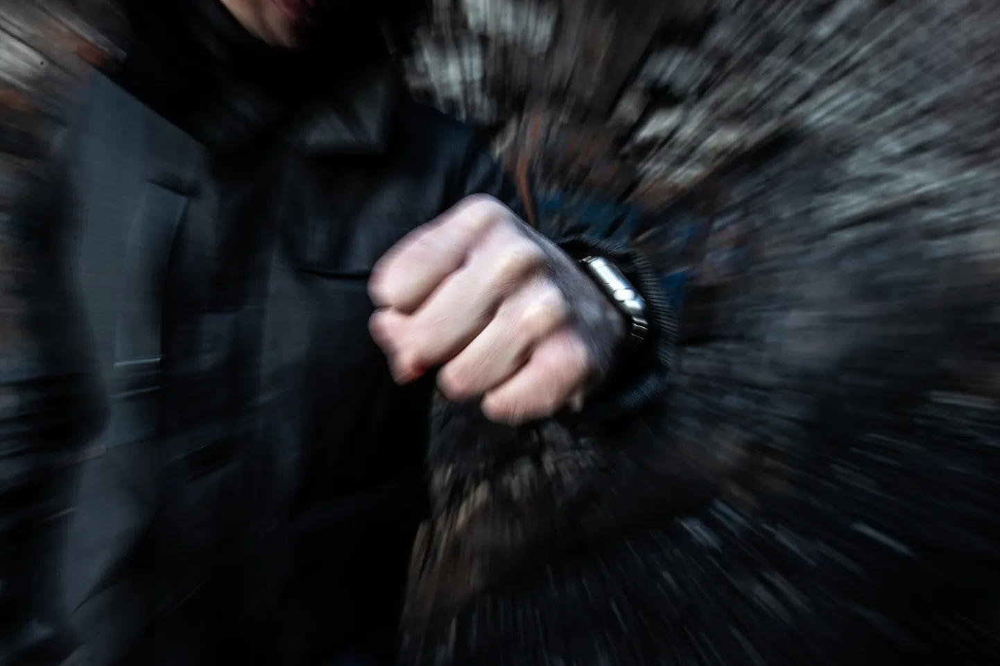 Mees lõi oma elukaaslast, mille peale alustas politsei kriminaalmenetlust.